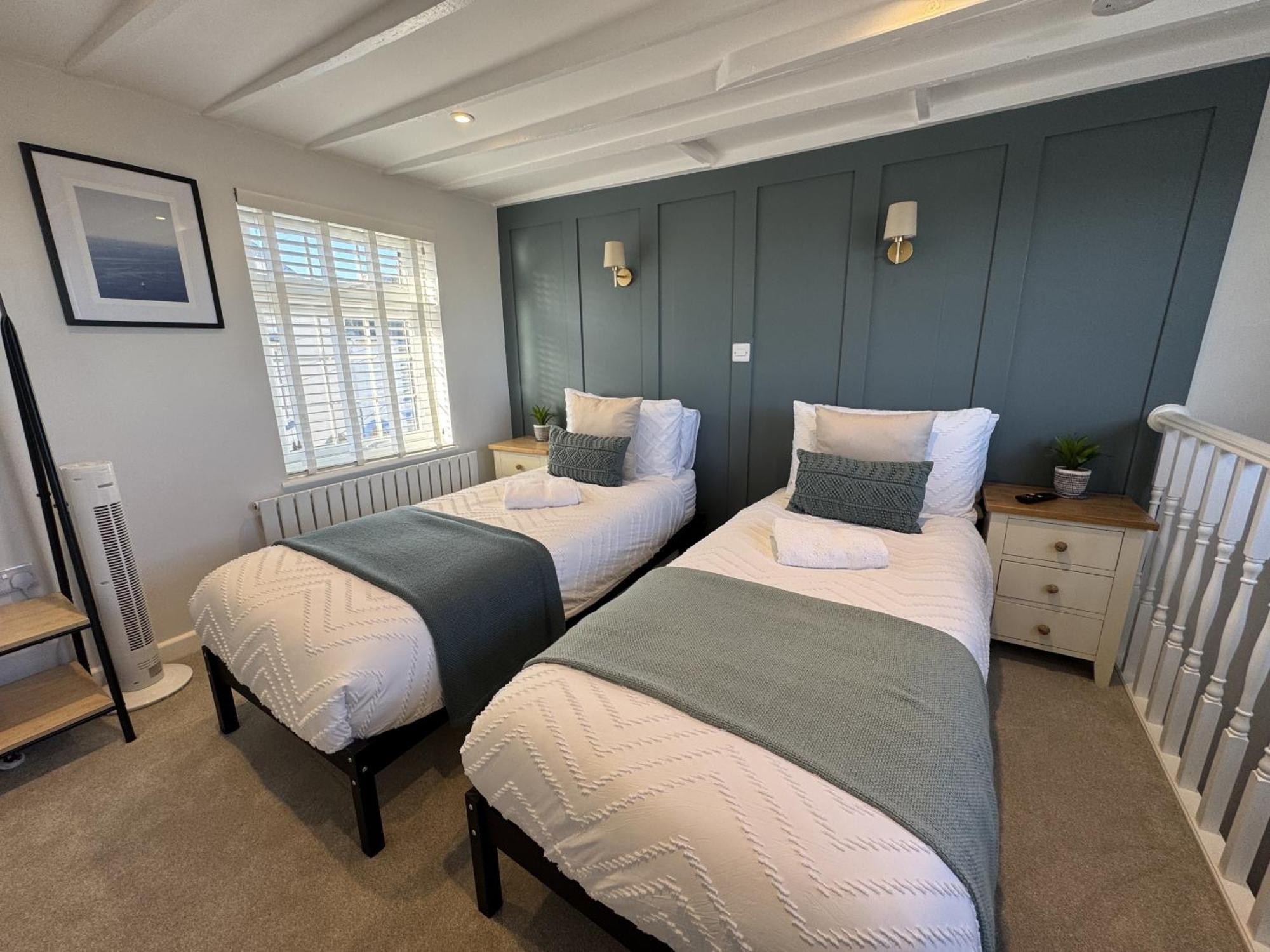 Вилла Driftwood House - Luxury Dog-Friendly Townhouse In Cowes, Steps From Marina Каус Экстерьер фото